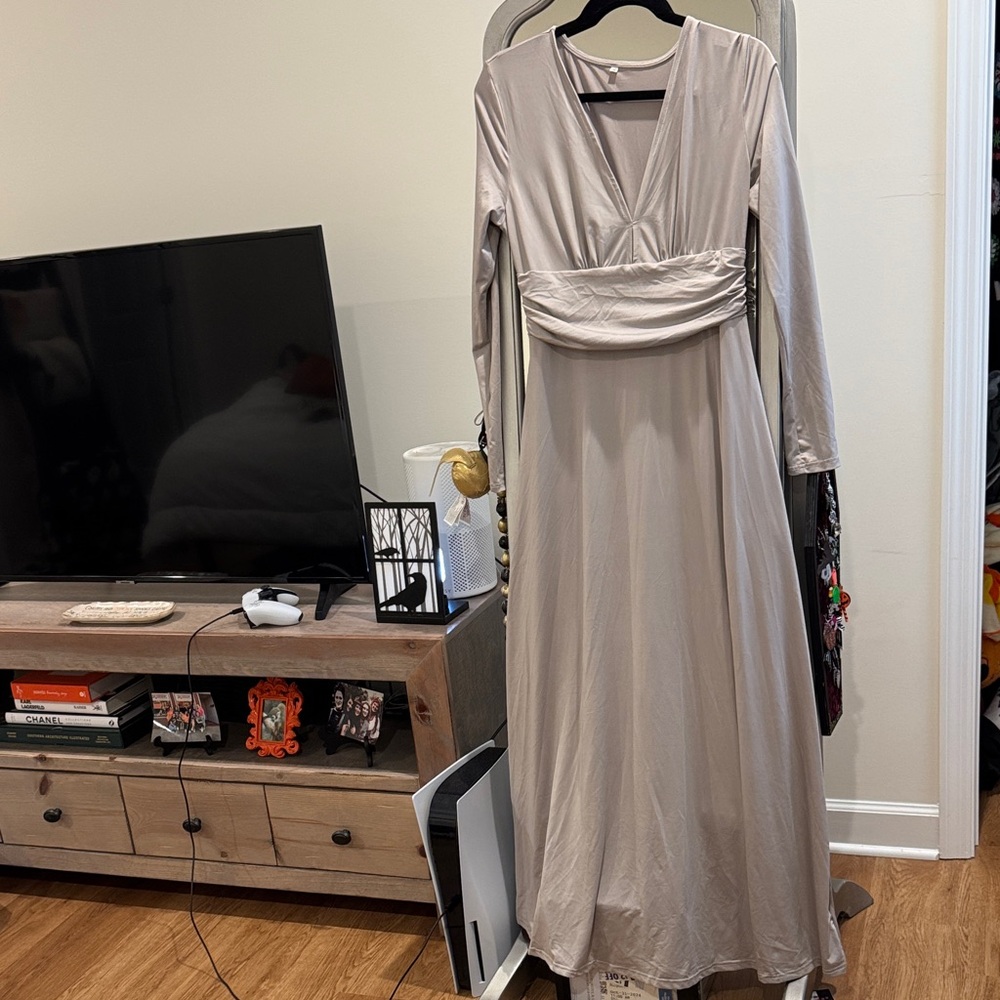 Elegant Long Sleeve Gray Dress